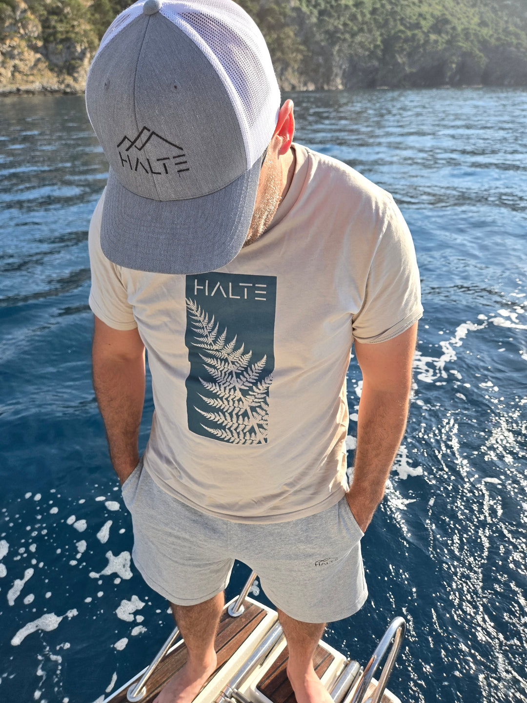Casquette trucker à broderie noire (réglable)