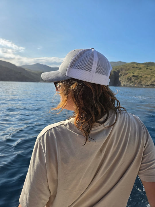 Casquette trucker à broderie noire (réglable)